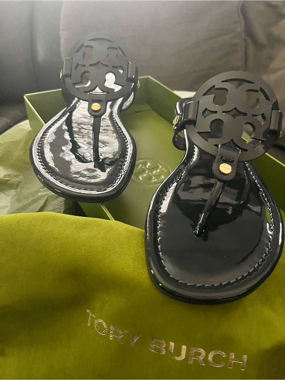 Tory Burch Miller Patent Leather Perfect Navy Thong Sandals - Picture 3 of 8